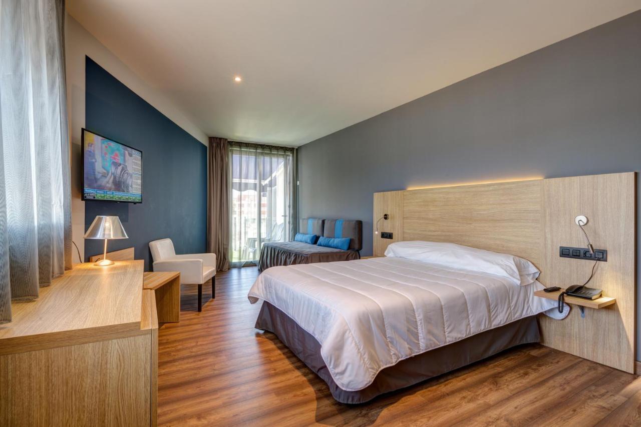 Hotel Astuy Isla Plana Exterior foto